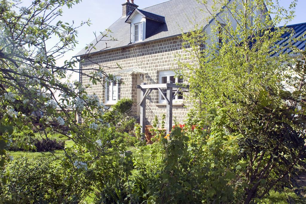 La Nesliere Chambres D'Hotes Bio Saint-Symphorien-des-Monts Εξωτερικό φωτογραφία